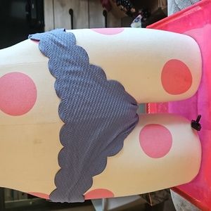 Jessica Simpson scalloped bikini bottoms small